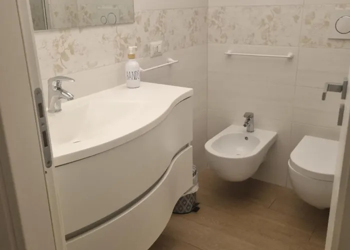 La Casetta Di Ely Bed & Breakfast 4*
